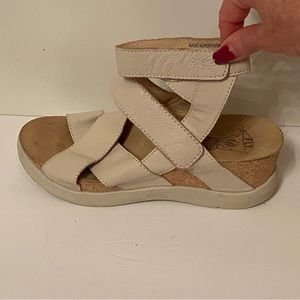 FLY LONDON SHOES WEDGE SANDAL CREAM LEATHER ANKLE STRAPS CORK SIDES Size 40 9.5